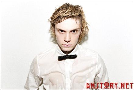 evan-peters-011 (594x396, 32 kБ...)