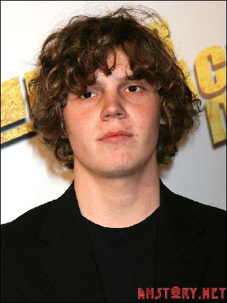 evan-peters-019 (540x720, 70 kБ...)